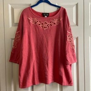 🔥 3 for $15 - Bob Mackie Floral Embroidery Top